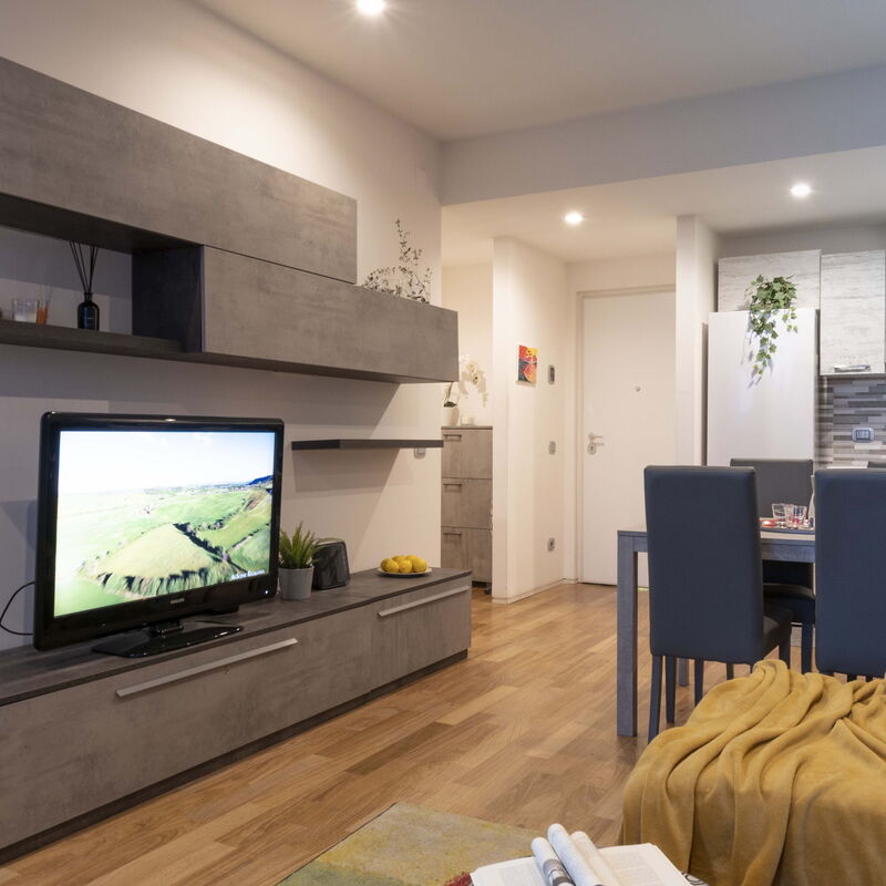 Florence Suite Apartment: Dining Room, Living Room