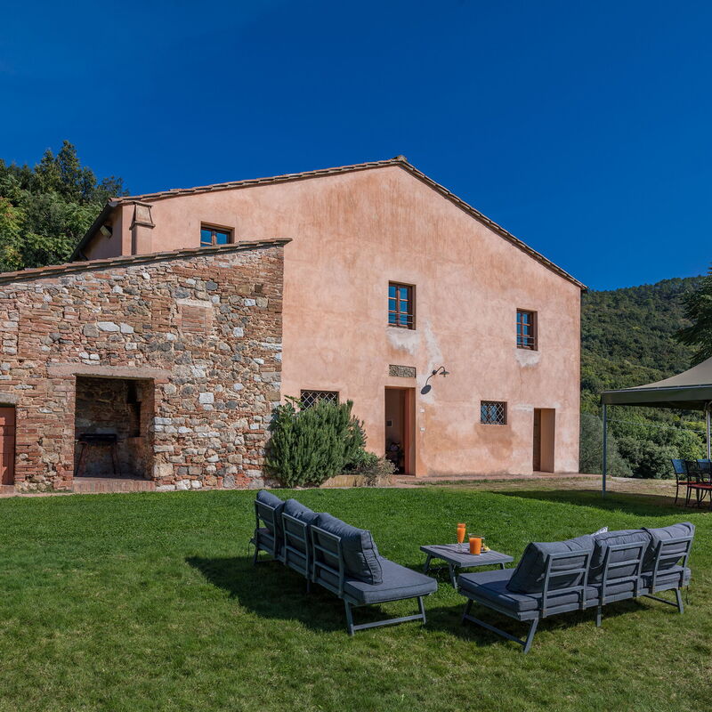 Villa Belvedere: Building Exterior, Garden