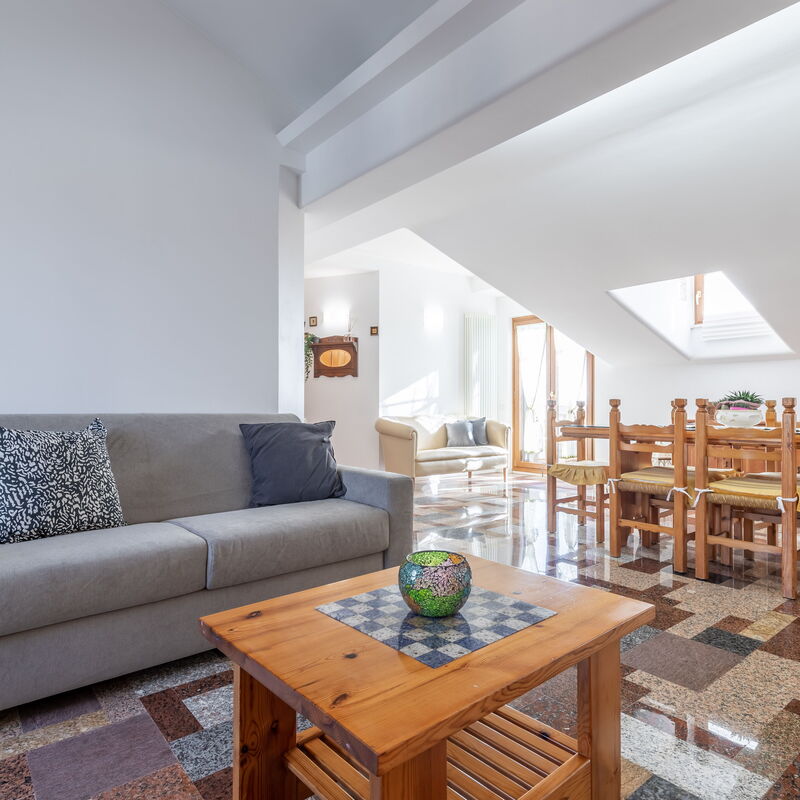 Altomare Apartment: Dining Room, Living Room, Room Detail