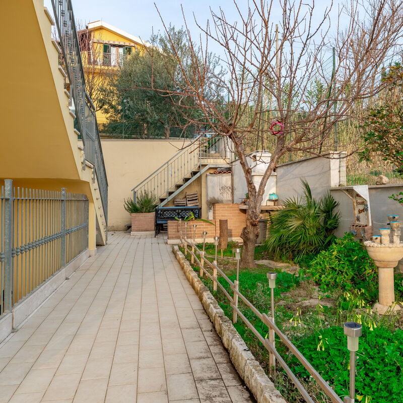 Casale Al Mare: Building Exterior