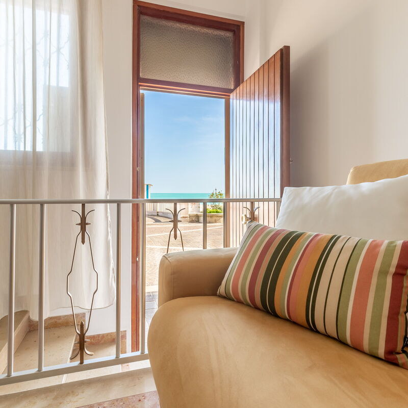 Casa Rivamare: Living Room