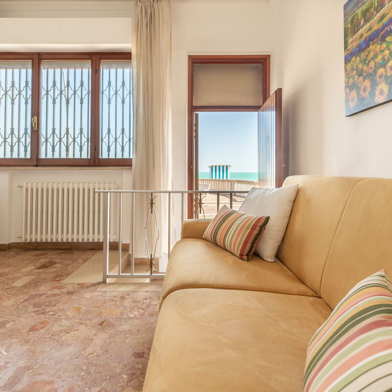 Casa Rivamare: Living Room