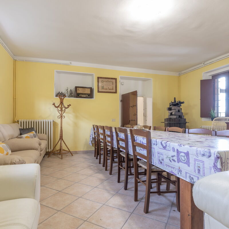 Villa La Pagliarina: Dining Room, Living Room