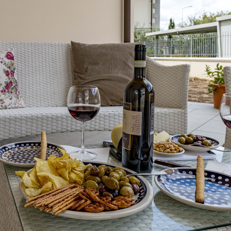 Cuore Toscano: Building Exterior