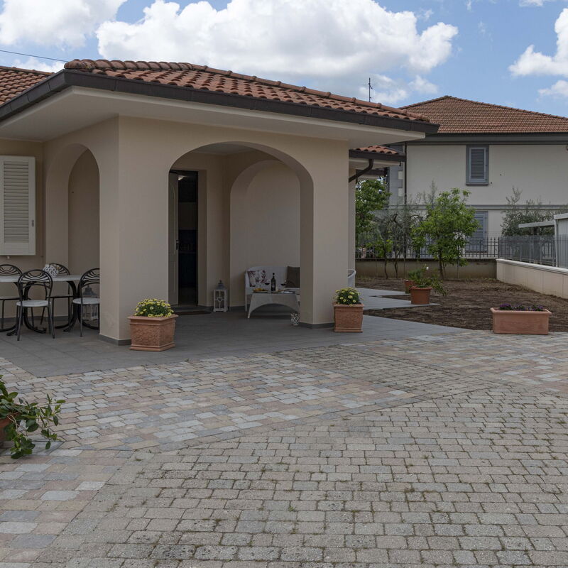 Cuore Toscano: Building Exterior