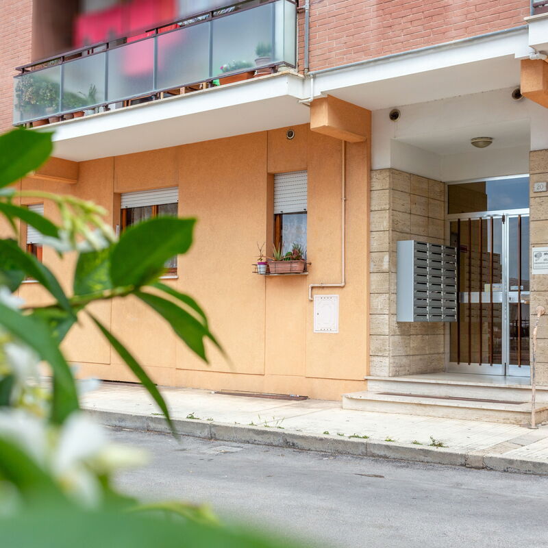 Conero Bluloft: Main Entrance