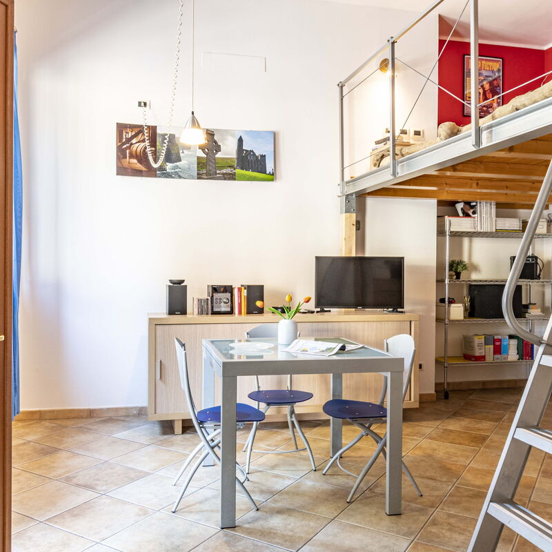 Florentine Careggi Loft: Dining Room, Living Room