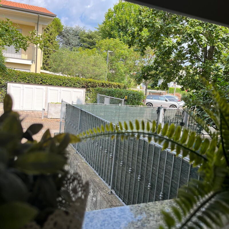 Bell'aria Apartment: Building Exterior, Kitchen