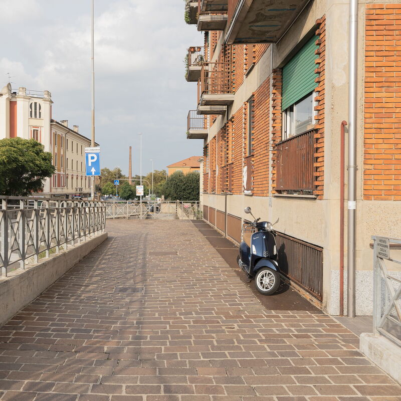 Lory House: Building Exterior