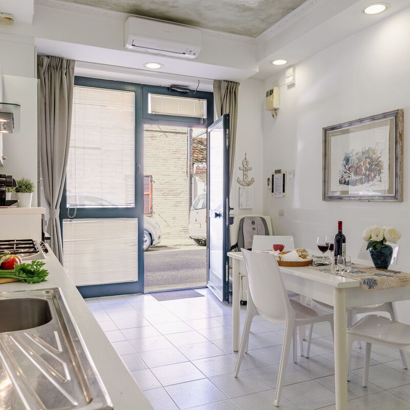 La Rondine Apartment: Kitchen