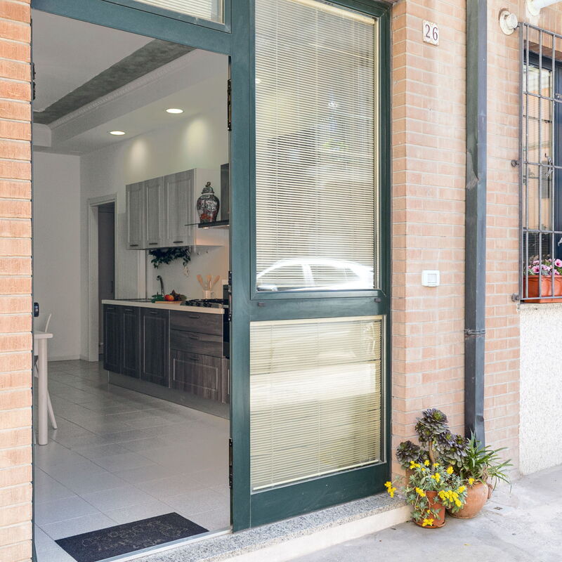 La Rondine Apartment: Main Entrance