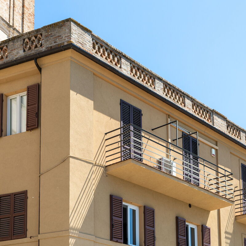 Operapartment: Building Exterior