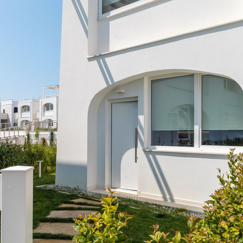 Perla Costa Conero: Building Exterior, Garden