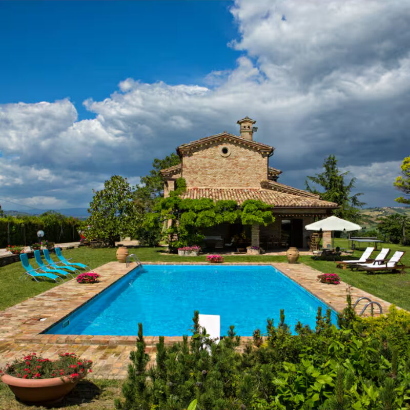 Villa Incanto: Building Exterior