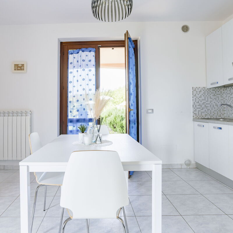 Villa Altavista: Dining Room, Kitchen