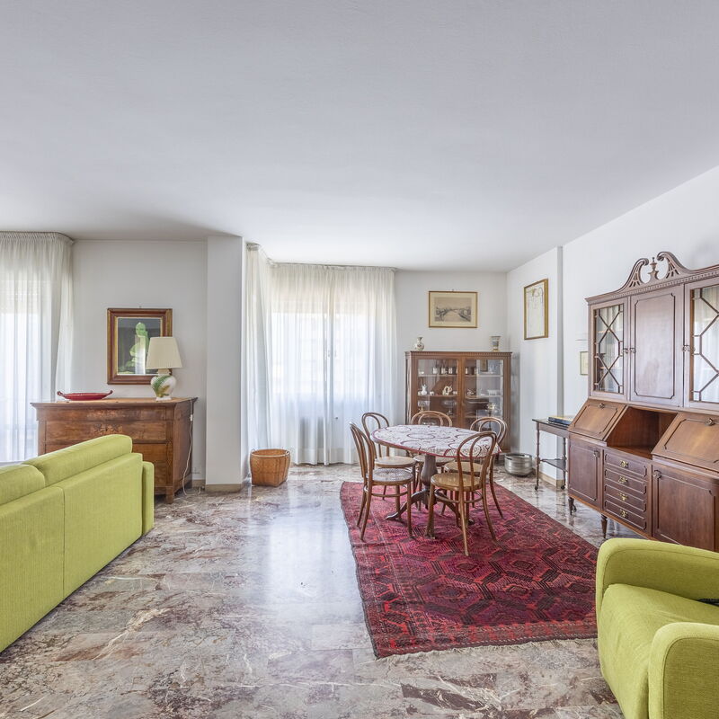 Mestrina Apartment: Living Room