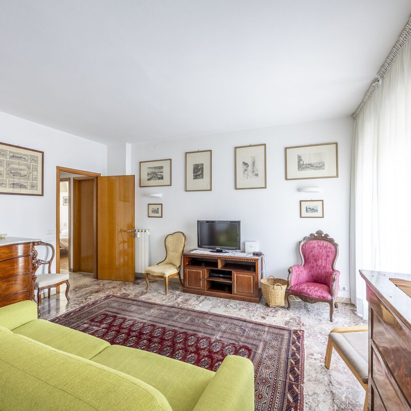 Mestrina Apartment: Living Room