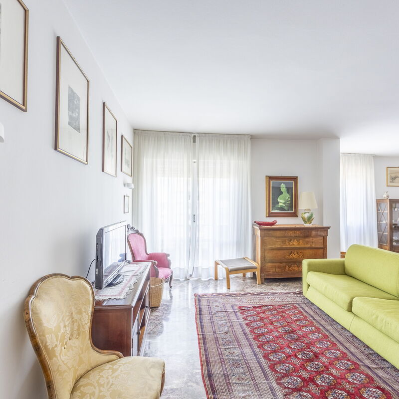 Mestrina Apartment: Living Room