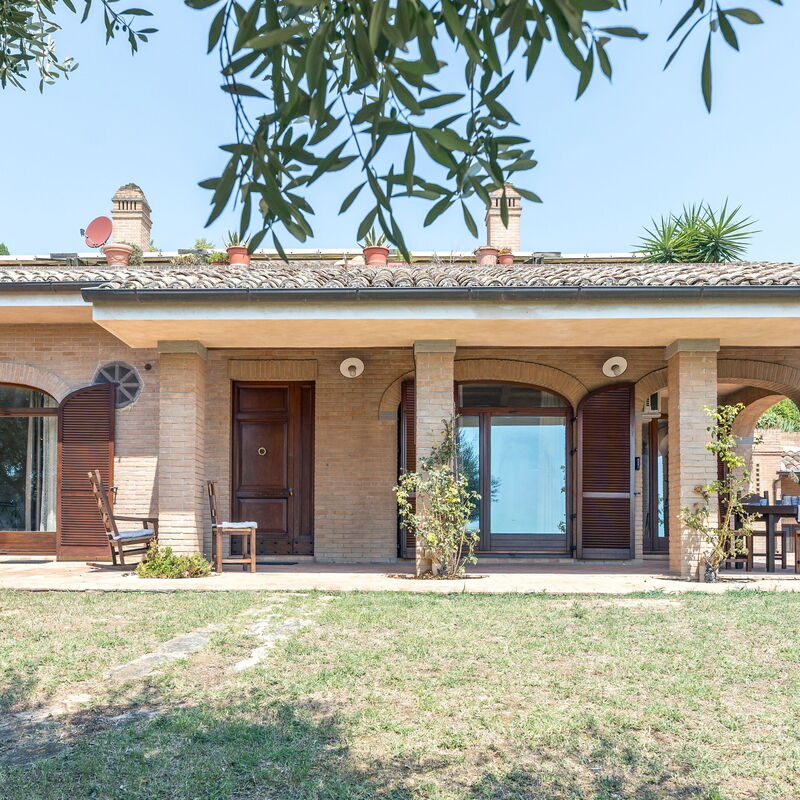 Villa Althea: Außen